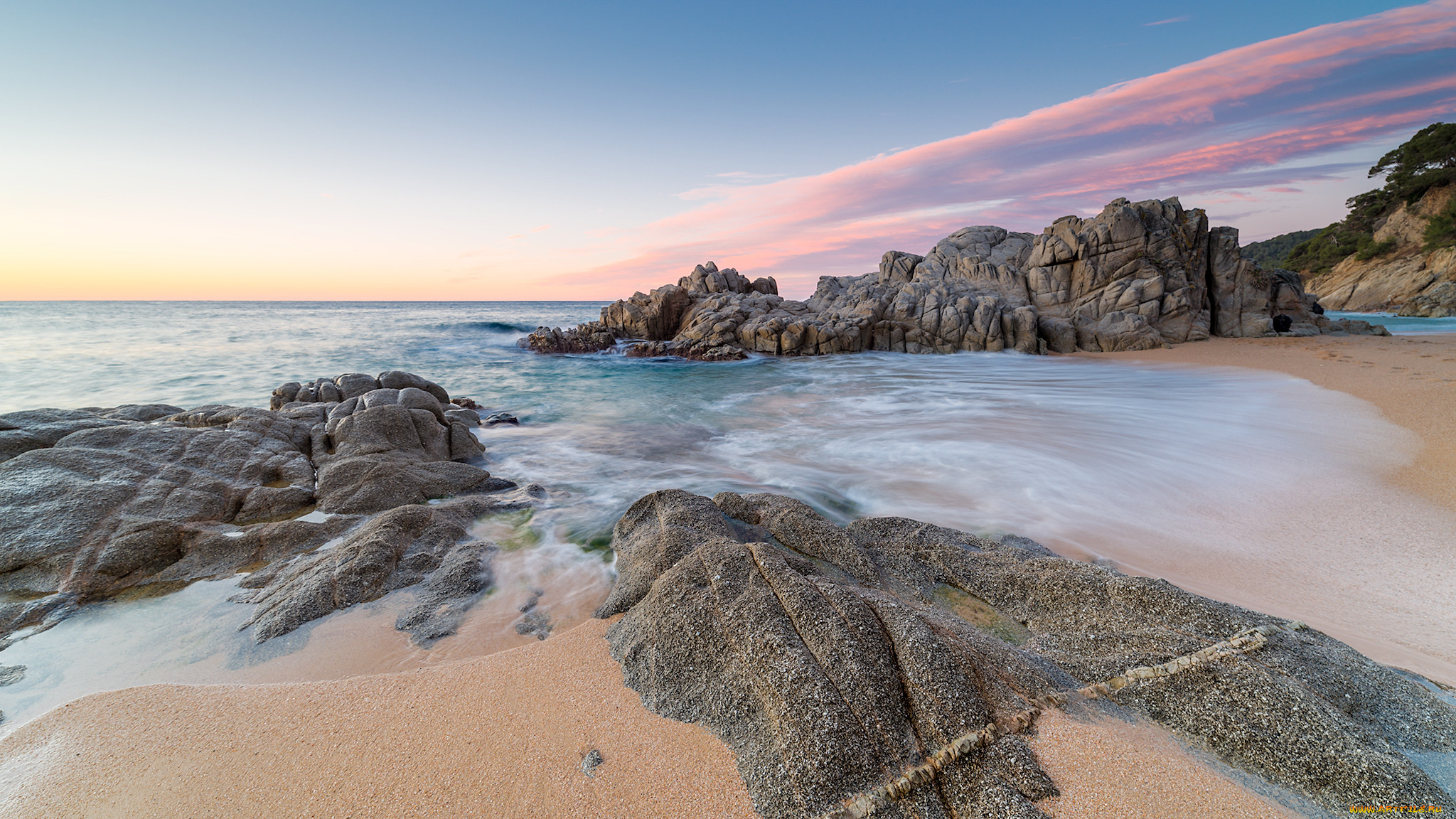 Coast shore. Shore Coast разница. Rocky Beach. Shore Coast Beach Seaside Bank разница. Coast Shore beachnразница.